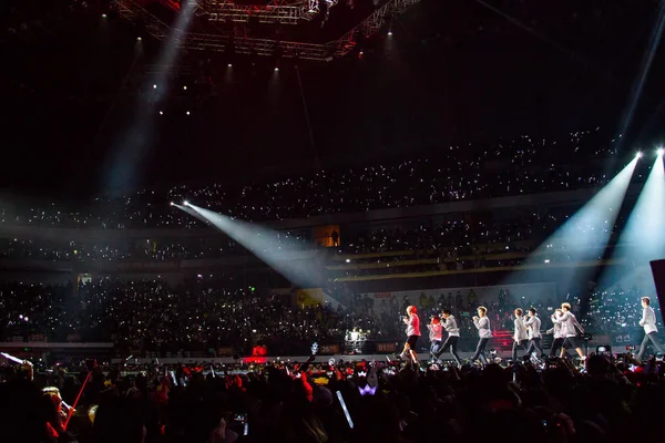Chiński Południowo Koreański Boysband Exo Wykonuje Koncercie Nanjing Podczas Swojej — Zdjęcie stockowe
