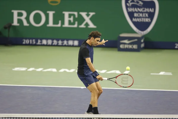 Roger Federer Suíça Retorna Tiro Para Albert Ramos Vinolas Espanha — Fotografia de Stock