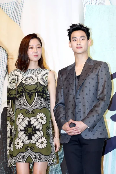 Actriz Surcoreana Gong Hyo Jin Izquierda Actor Kim Soo Hyun —  Fotos de Stock