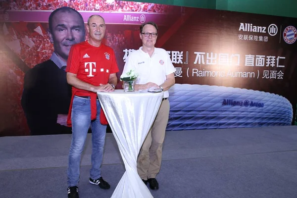 Były Niemiecki Piłkarz Star Raimond Aumann Lewo Pozach Podczas Fan — Zdjęcie stockowe