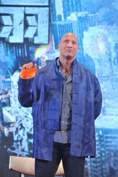 Actor Estadounidense Dwayne Johnson Vestido Con Traje Tradicional Chino Tang — Foto de Stock