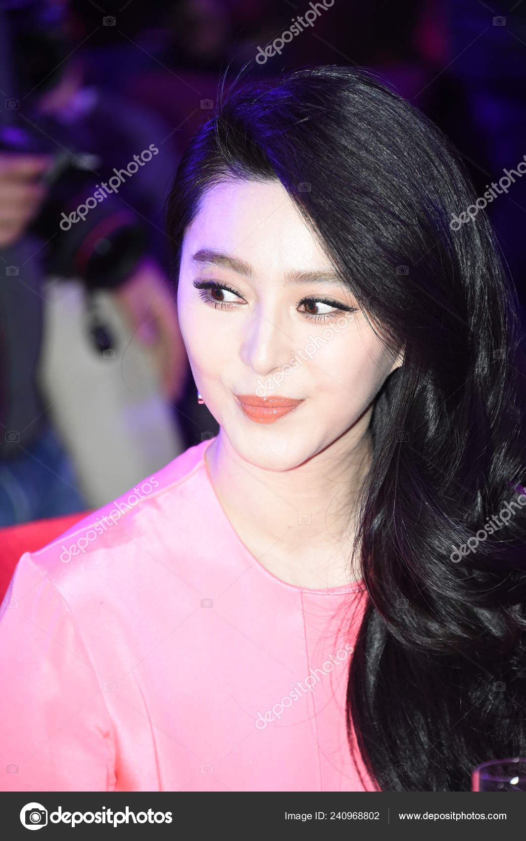 Chinese Actress Fan Bingbing Poses She Arrives Red Carpet 2013 – Stock