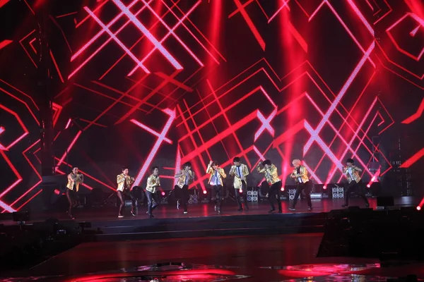 Участники Южнокорейско Китайской Бойз Группы Exo Выступили Время Концерта Exo — стоковое фото