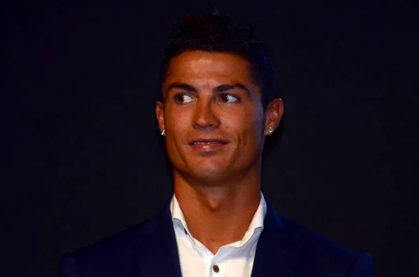 Portugalská Fotbalová Superstar Cristiano Ronaldo Usmívá Během Propagační Akce Pro — Stock fotografie