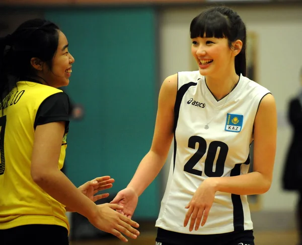 カザフスタン女子バレーボール チームのサビーナ Altynbekova 加わるイベントで彼女の訪問の間に 中国で 2014 — ストック写真