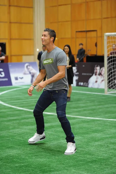 Superstar Futebol Português Cristiano Ronaldo Mostra Suas Habilidades Futebol Durante — Fotografia de Stock