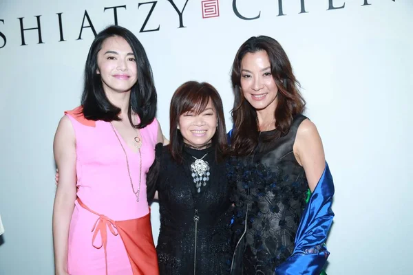 Left Chinese Actress Yao Chen Taiwanese Designer Shiatzy Chen Malaysian — Stock Photo, Image