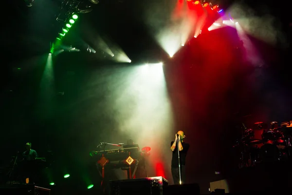 Члени Американський Рок Гурт Linkin Park Виконувати Під Час Концерту — стокове фото