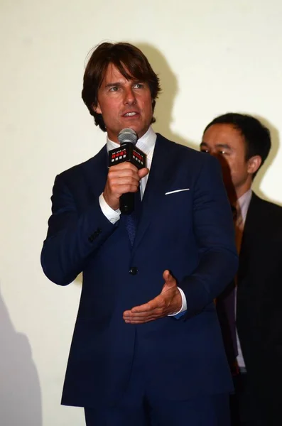 Amerykanin Aktor Tom Cruise Mówi Podczas Spotkanie Fan Jego Filmu — Zdjęcie stockowe