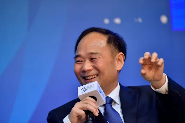 Shufu Voorzitter Van Zhejiang Geely Holding Group Ltd Spreekt Een — Stockfoto