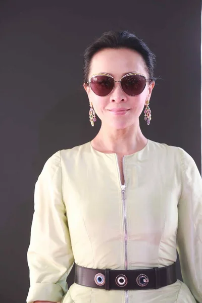 Hong Kong Actrice Carina Lau Houdingen Christian Dior Fashion Show — Stockfoto