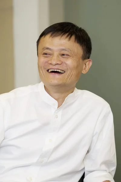 Jack Yun Presidente Grupo Alibaba Reage Durante Uma Entrevista Após — Fotografia de Stock