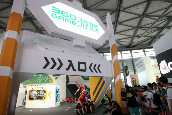 Люди Посещают Стенд 360 Game Qihoo 360 Время Xii China — стоковое фото