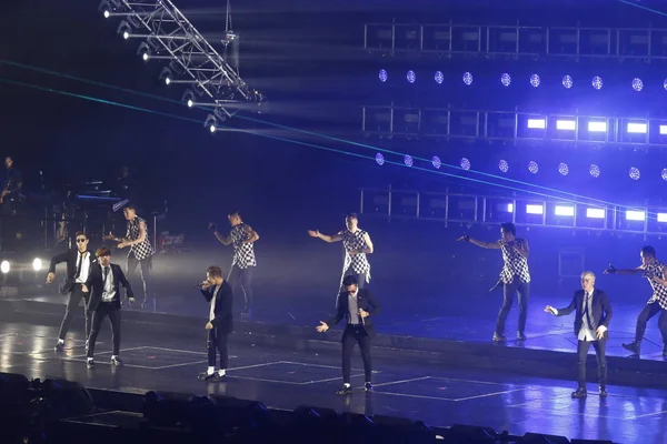 2015年10月24日 韩国男孩团体 Bigbang Big Bang 在中国澳门举行的音乐会上表演 — 图库照片