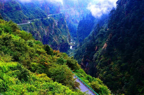 Paysage Route Nationale Chinoise 318 Travers Les Montagnes Près Ville — Photo