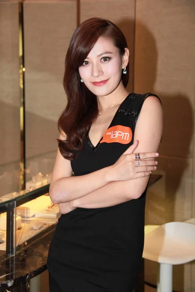 2015 日中国 上海市にショパール時計にもプロモーションでポージングを香港女優エレイン — ストック写真