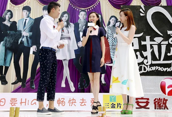 Çinli Oyuncu Tang Yan Merkezi Temmuz 2015 Için Onun Yeni — Stok fotoğraf