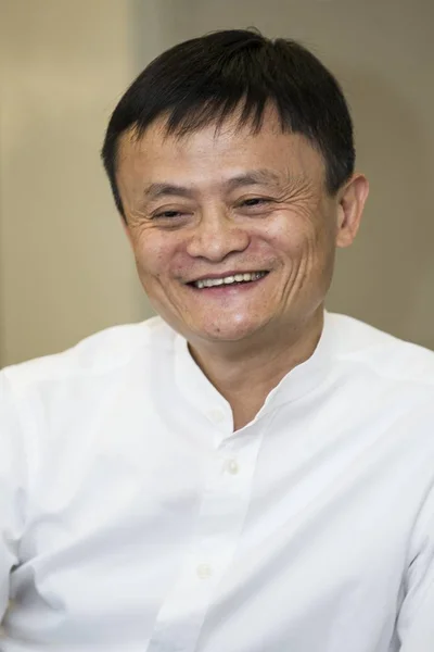 Jack Yun Chairman Alibaba Group Reacts Interview Signing Ceremony Strategeic — Stock Photo, Image