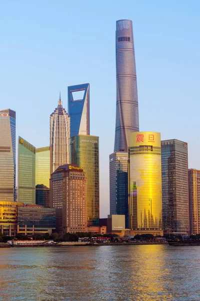 Uitzicht Toren Van Shanghai Hoogste Andere Wolkenkrabbers Hoogbouw Het Financial — Stockfoto