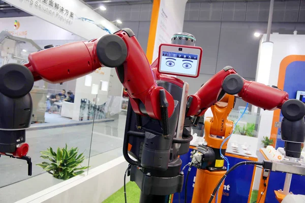 Robot Performs Drawing 17Th China International Industry Fair Shanghai China — Stock Photo, Image