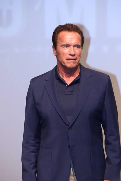 Ator Americano Arnold Schwarzenegger Posa Durante Uma Estreia Para Seu — Fotografia de Stock