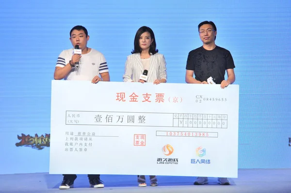 Die Chinesische Schauspielerin Zhao Wei Mitte Posiert Während Einer Pressekonferenz — Stockfoto