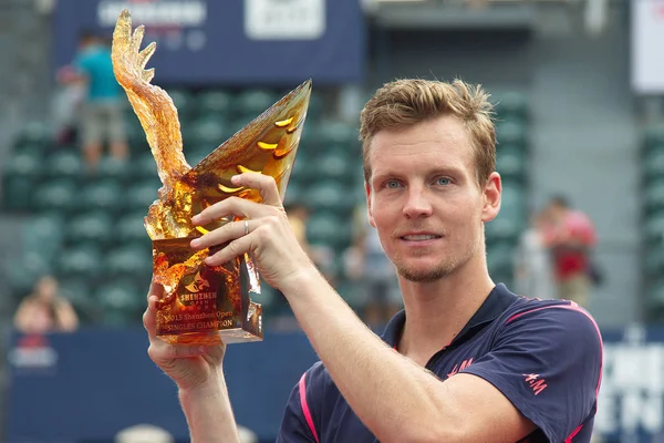 Tomas Berdych República Tcheca Detém Seu Troféu Campeão Depois Vencer — Fotografia de Stock