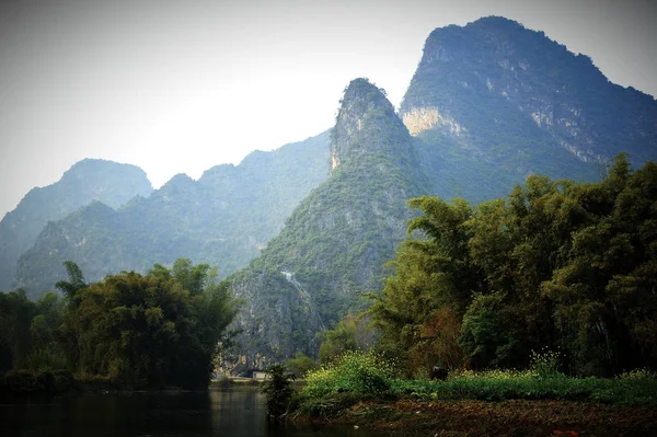 Paisagem Rio Mingshi Montanhas Pastoral Mingshi Aldeia Mingshi Condado Daxin — Fotografia de Stock