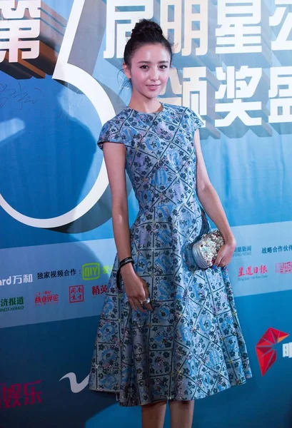Čínská Herečka Tong Liya Představuje Červeném Koberci Když Dorazí Star — Stock fotografie
