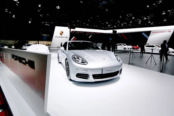 Porsche Panamera Шанхайской Международной Выставке Автомобильной Промышленности Известной Auto Shanghai — стоковое фото