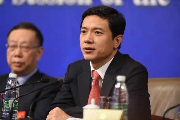 Robin Yanhong Hemen Başkan Ceo Baidu Konuşuyor Bir Basın Toplantısı — Stok fotoğraf