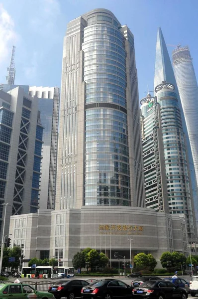 Вид Башню Китайского Банка Развития Финансовом Районе Луцзяцзи Пудуне Шанхай — стоковое фото