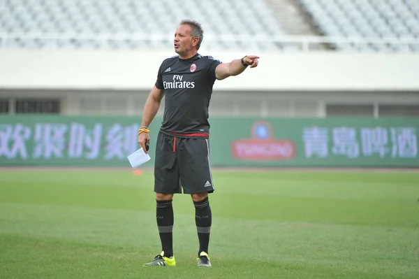 Treinador Sinisa Mihajlovic Milan Participa Uma Sessão Treinamento Xangai China — Fotografia de Stock