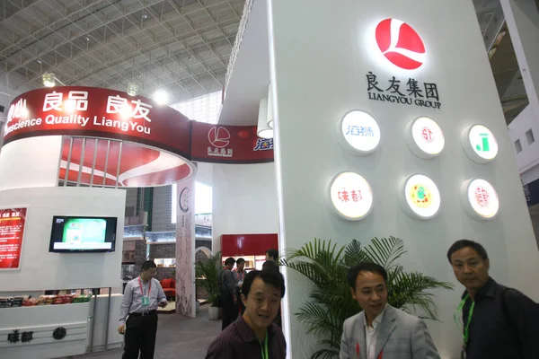 Gente Visita Stand Liangyou Group Durante Una Exposición Ciudad Ningbo — Foto de Stock