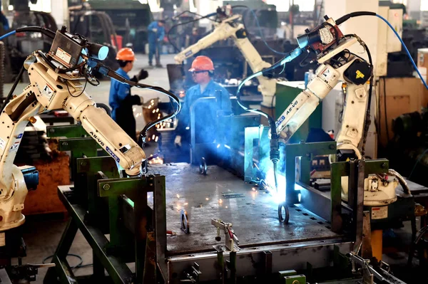 Produtos Aço Solda Braços Robô Fábrica Uma Empresa Local Obras — Fotografia de Stock