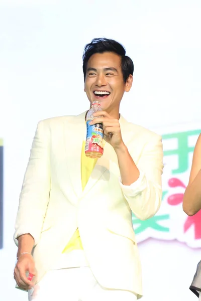 Ταϊβάν Ηθοποιό Eddie Peng Γέλια Κατά Διάρκεια Μια Εκδήλωση Προώθησης — Φωτογραφία Αρχείου