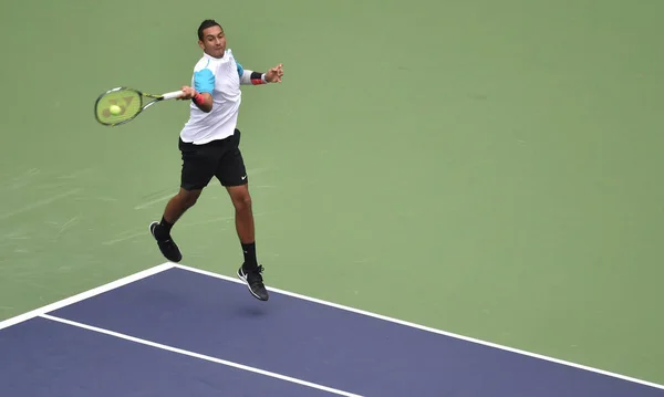 호주의 Kyrgios 일본의 Nishikori 단식의 그들의 라운드 경기에서 2015 상하이 — 스톡 사진