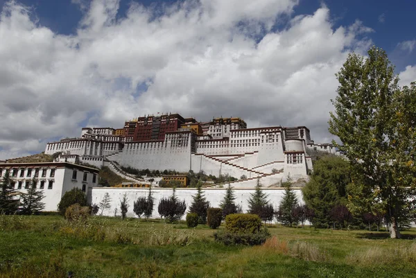 Visa Potala Palatset Lhasa Autonoma Regionen Sydvästra Kina Tibet Oktober — Stockfoto