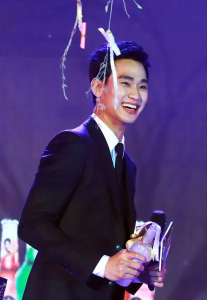 Acteur Sud Coréen Kim Soo Hyun Sourit Lors Une Conférence — Photo