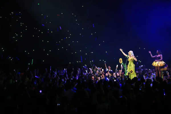 Amerykańska Piosenkarka Katy Perry Wykonuje Koncercie Jej Pryzmatyczny World Tour — Zdjęcie stockowe