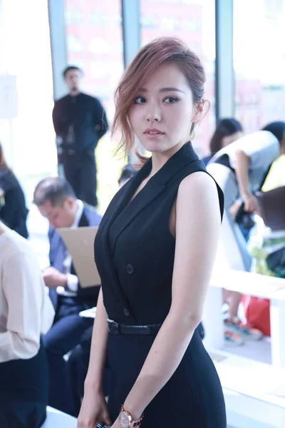 Cantante China Zhang Liangying Asiste Desfile Moda Michael Kors Durante — Foto de Stock