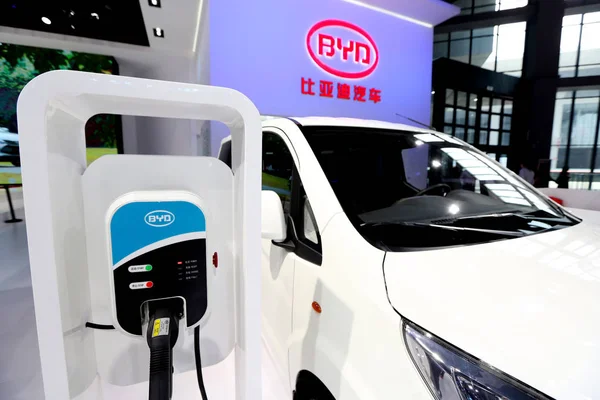 Byd Shang Plug Hybrid Mpv Displayen Shanghai International Automobile Industri — Stockfoto
