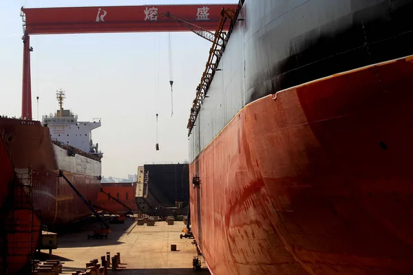 Des Navires Sont Construction Chantier Naval Rongsheng Heavy Industries Nantong — Photo