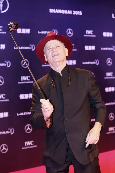 Actor Estadounidense Bill Murray Posa Con Palo Selfie Alfombra Roja — Foto de Stock