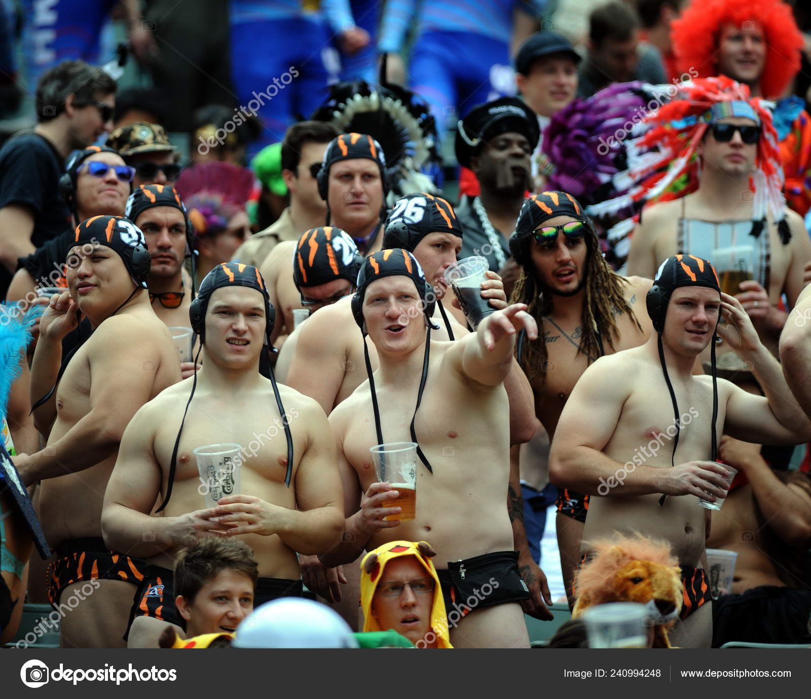Aficionados Desnudos Ven Partido Rugby Del Hong Kong Seven 2015 — Foto  editorial de stock © ChinaImages #240994248