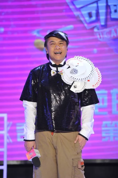 台湾のホストケビン ツァイは 2015年6月25日 中国の北京で行われたテレビトーク番組 Can Bibi の記者会見で笑う — ストック写真