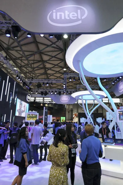 People Visit Stand Intel 2015 International Consumer Electronics Show Asia — Stock Photo, Image