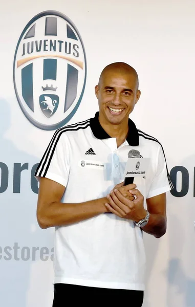 ตบอลย เวน David Trezeguet ตอบสนองในงานเป วอย างเป นทางการส าหร านค — ภาพถ่ายสต็อก