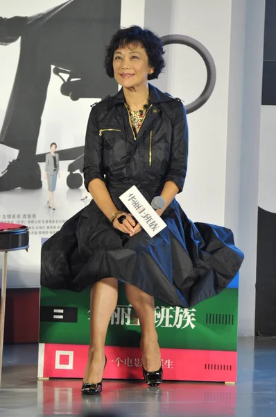 2015年8月18日 台湾女星西尔维娅 张在中国北京为她的电影 华丽的上班族 举行的新闻发布会上微笑 — 图库照片