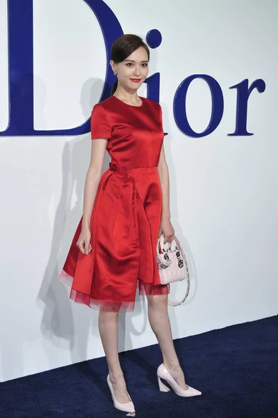 Actriz China Tang Yan Posa Mientras Llega Desfile Moda Dior — Foto de Stock